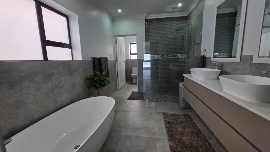 3 Bedroom Property for Sale in Dana Bay Western Cape